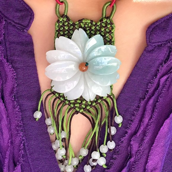 Gerbera Daisy Flower Jade Necklace Pendant - Picture 2 of 2